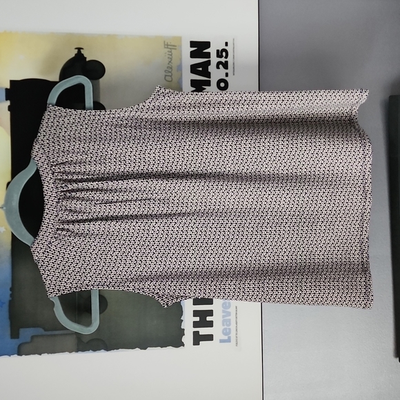 Navy and Off-White H&M Sleeveless Top - Picture 4 of 5